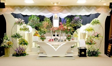 230113ファミリーホール白石_祭壇 1 80%